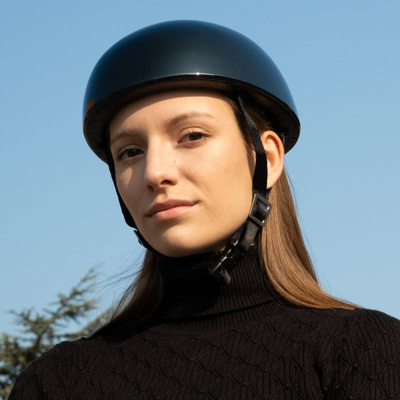 YAKKAY Smart Two black skater helmet